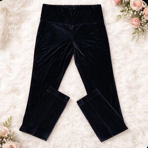 Chic Black Velvet Women's Leggings
